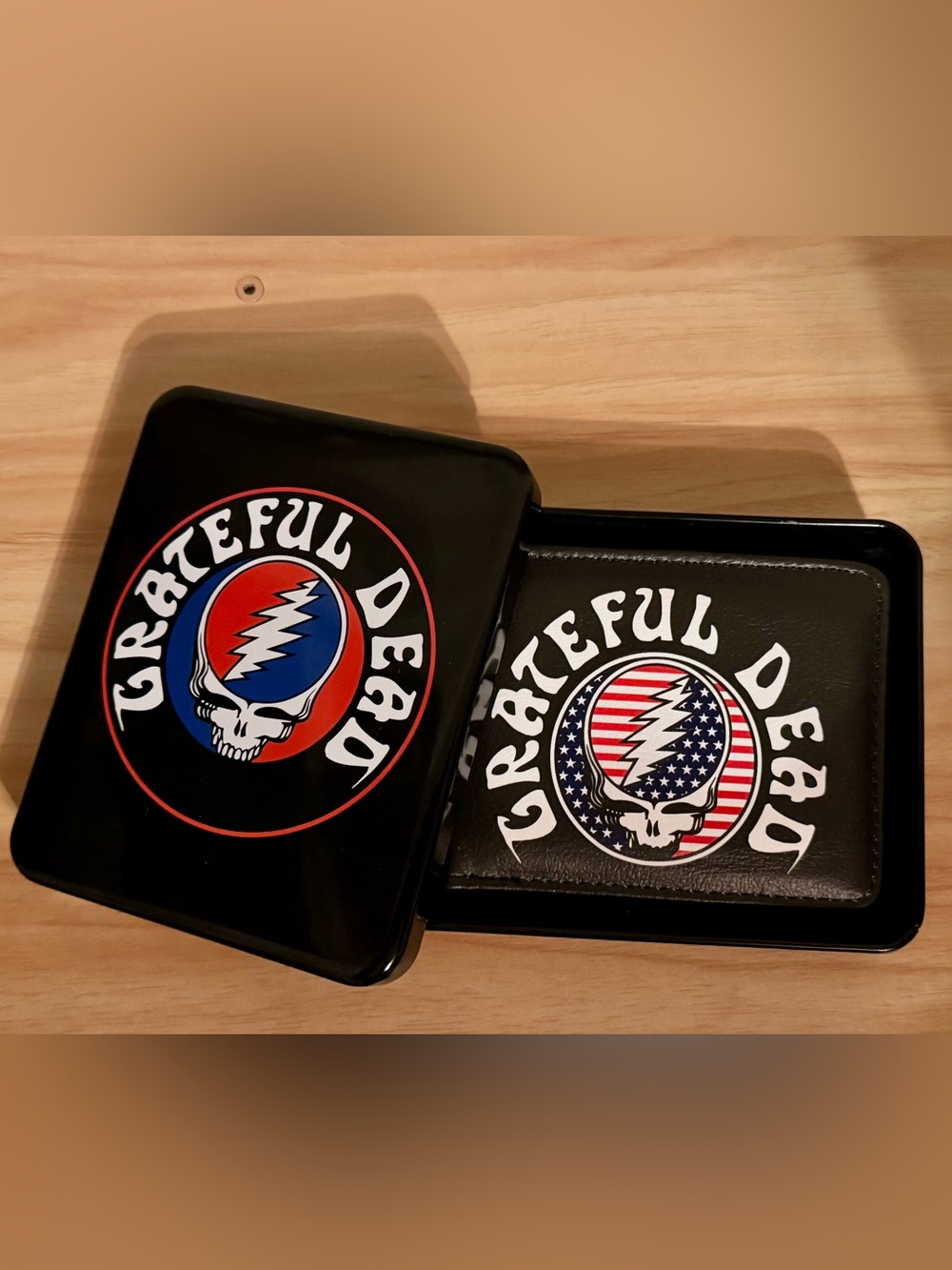Grateful Dead Wallet w/ Tin Case in Black with Red, Blue, White